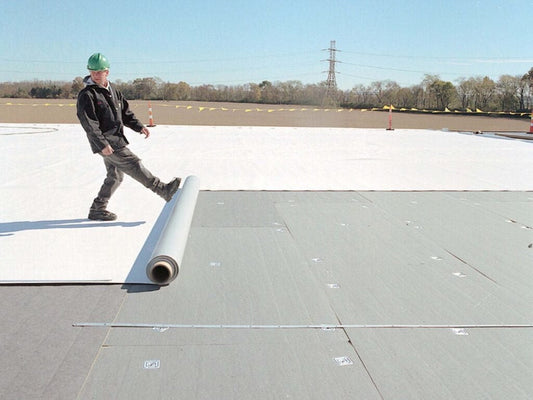 Hidroizolimi Profesional me Membranë PVC/TPO – Zgjidhja Moderne për Tarraca, Çati Industriale dhe Ndërtesa Komerciale